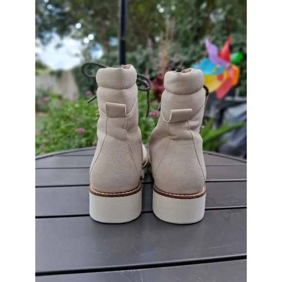 mi.im Beige Lace Up Boots with Black Laces US 9 MILITARY Winter Lug Heel EUC - Picture 4 of 11